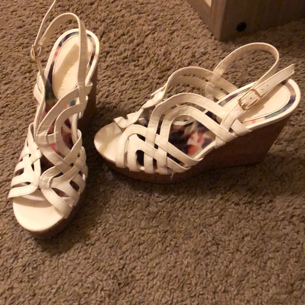 White wedges